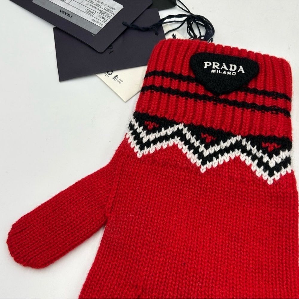 Unisex Prada wool/cashmere knit, gloves, size large maiden in Italy - Picture 7 of 7